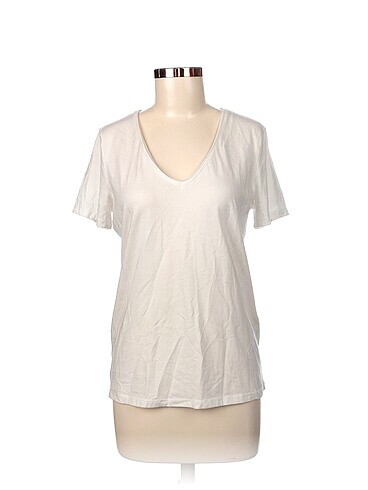 Diğer T-shirt %70 İndirimli.