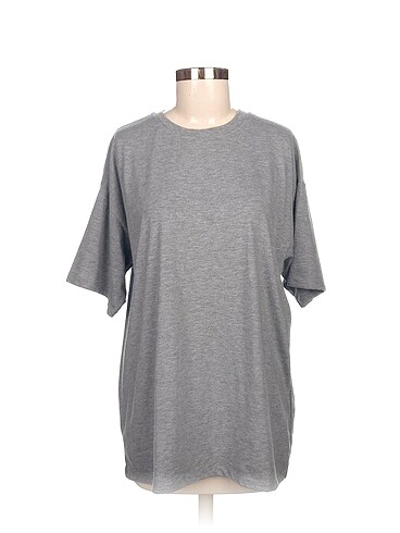 Trendyol & Milla T-shirt %70 İndirimli.