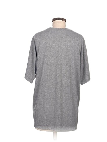 l Beden Trendyol & Milla T-shirt %70 İndirimli.