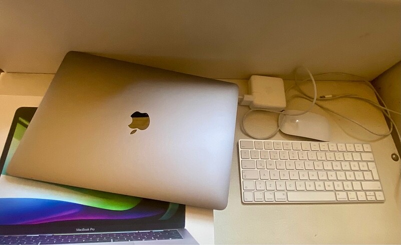 Apple SATILIK TAKASLIK MACBOOK PRO M1 2020 LAPTOP