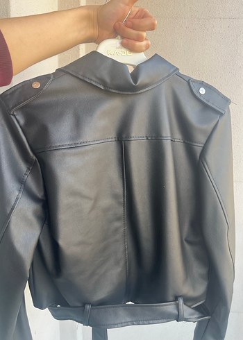 Siyah Deri Kemerli Kısa Biker Ceket - Görsel 4