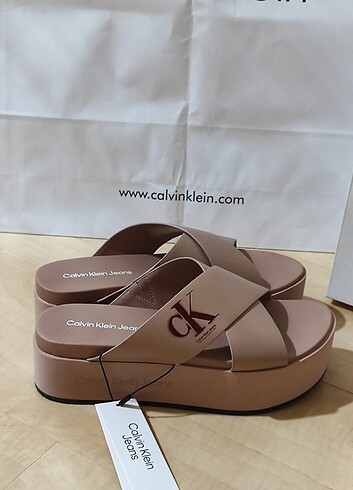 Calvin Klein platform taban terlik 