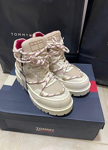 37 Beden Tommy Jeans Bot 