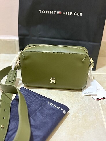 Tommy hilfiger çanta
