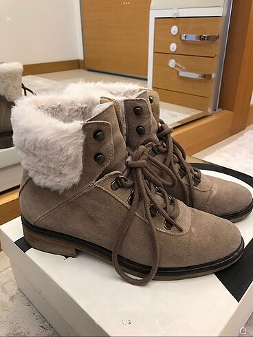 NineWest bot