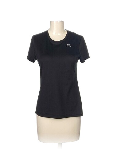 Decathlon T-shirt %70 İndirimli.