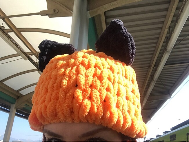Diğer Orange cat puffy bere