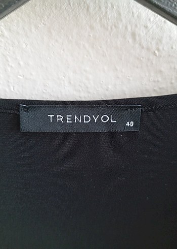 Trendyol & Milla Siyah kruvaze yaka dökümlü uzun kollu bluz