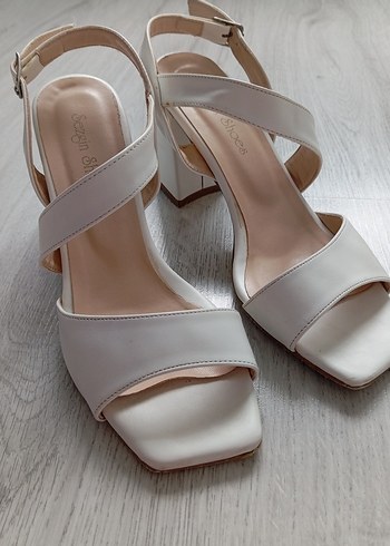 Bej Kadın Topuklu Sandalet - Görsel 2