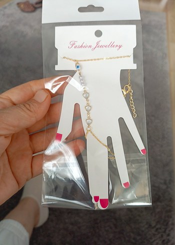 Altın Renkli Zincir Detaylı Kadın El Zinciri - Görsel 3