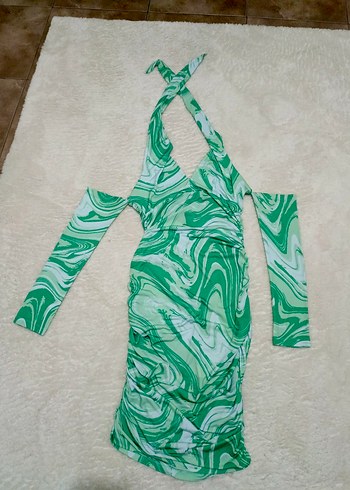 Yeşil Batik Desenli Uzun Kollu Hemşirelik Elbisesi - Görsel 3