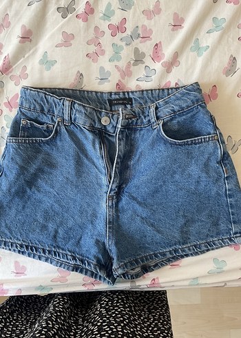 Mavi Düğmeli Mini Kot Şort