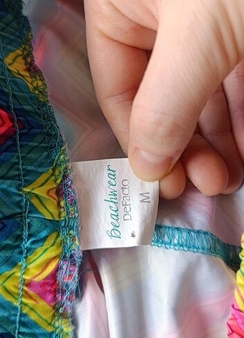 Şortlu bikini takımı