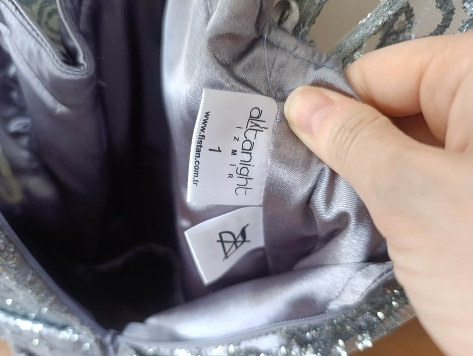 Gri Dantel Detaylı V Yakalı Midi Abiye Elbise - Görsel 4