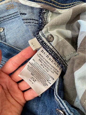 28 Beden mavi Renk Burberry kot