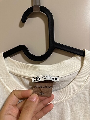 s Beden zara dude with sign tişört