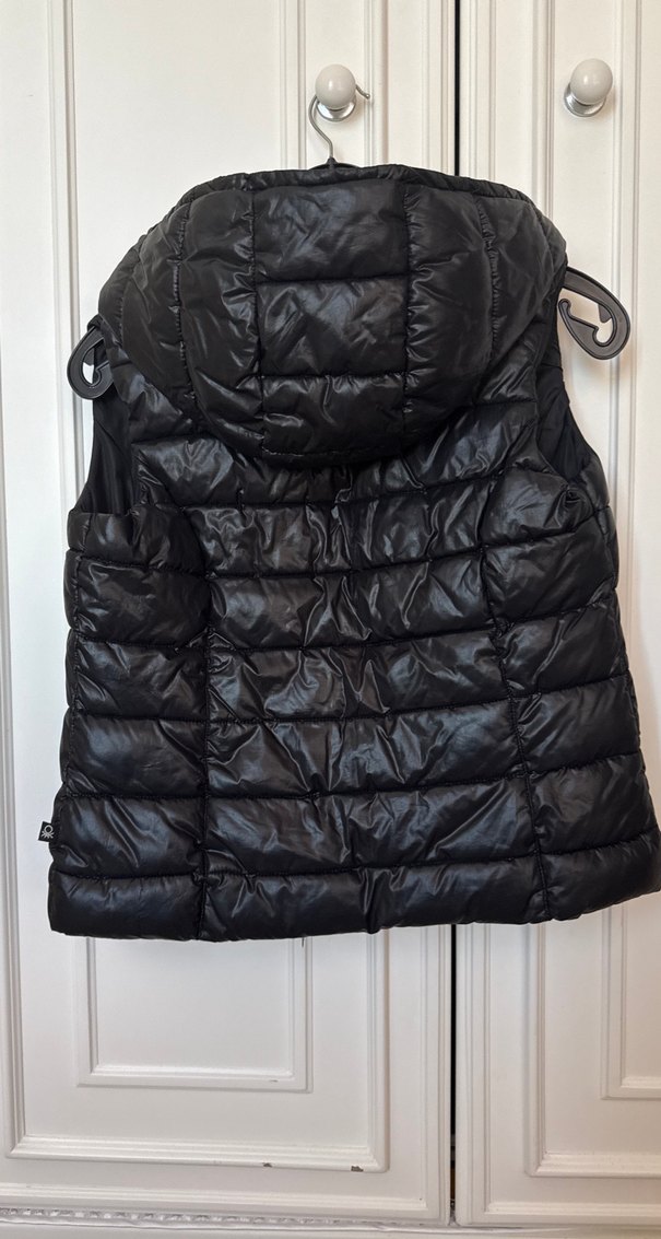 Siyah Kapüşonlu Fermuarlı yelek - Görsel 3