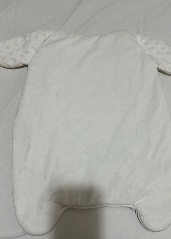 Beyaz Nakışlı Bebek Uyku Yastığı - Görsel 3