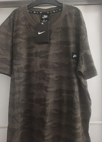 Nike t-shirt 