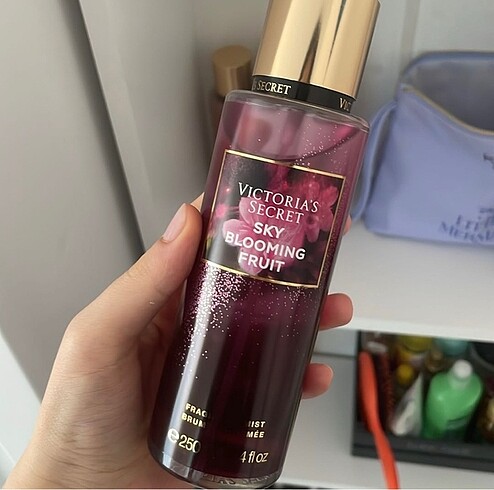 Victoria?s Secret Vücut Spreyi Sky Blooming Fruit