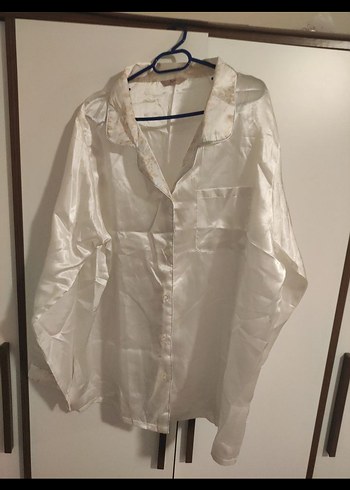 Penti Düğmeli Beyaz Saten pijama üstü