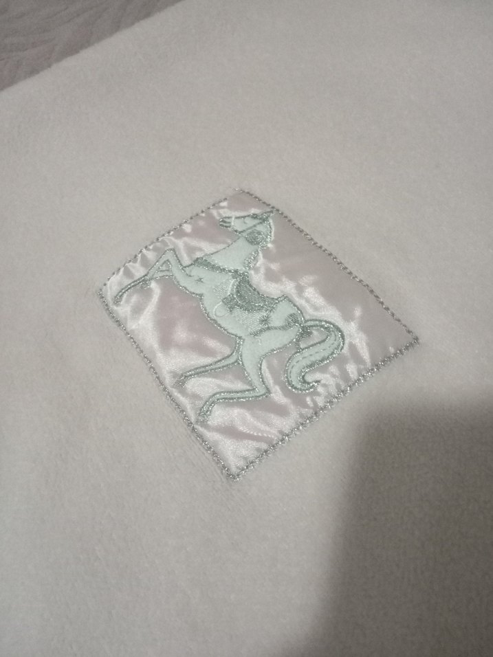 Nakışlı Bej Çocuk Battaniyesi - Görsel 3