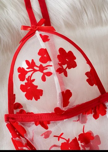 Kırmızı Çiçek Desenli Mini İp Askılı Gecelik - Görsel 2