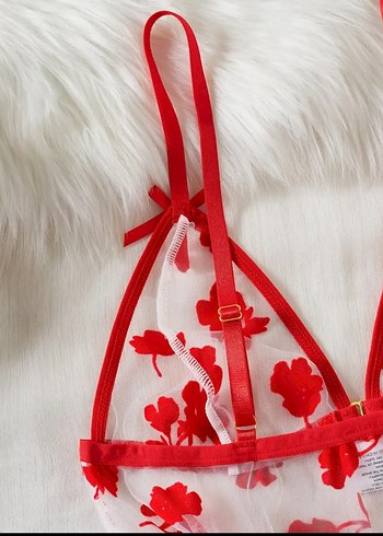 Kırmızı Çiçek Desenli Mini İp Askılı Gecelik - Görsel 3