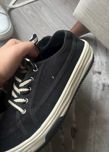 Siyah Bağcıklı Günlük Kadın Spor Ayakkabı - Görsel 3