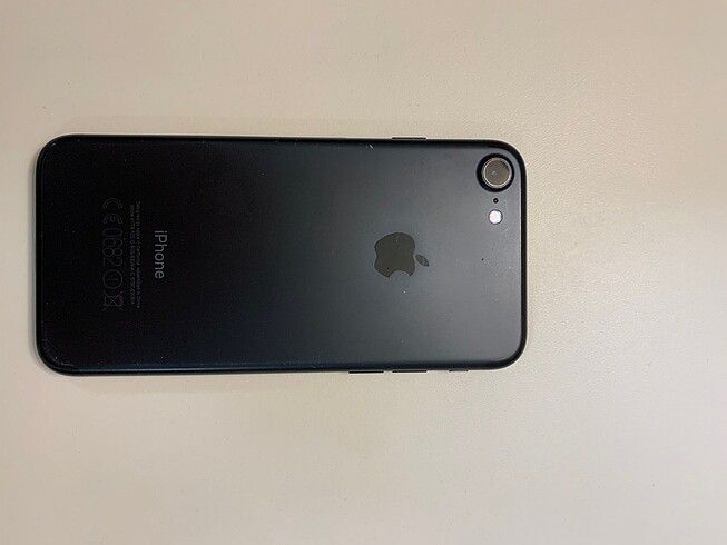 Çiziksiz sorunsuz siyah iPhone 7
