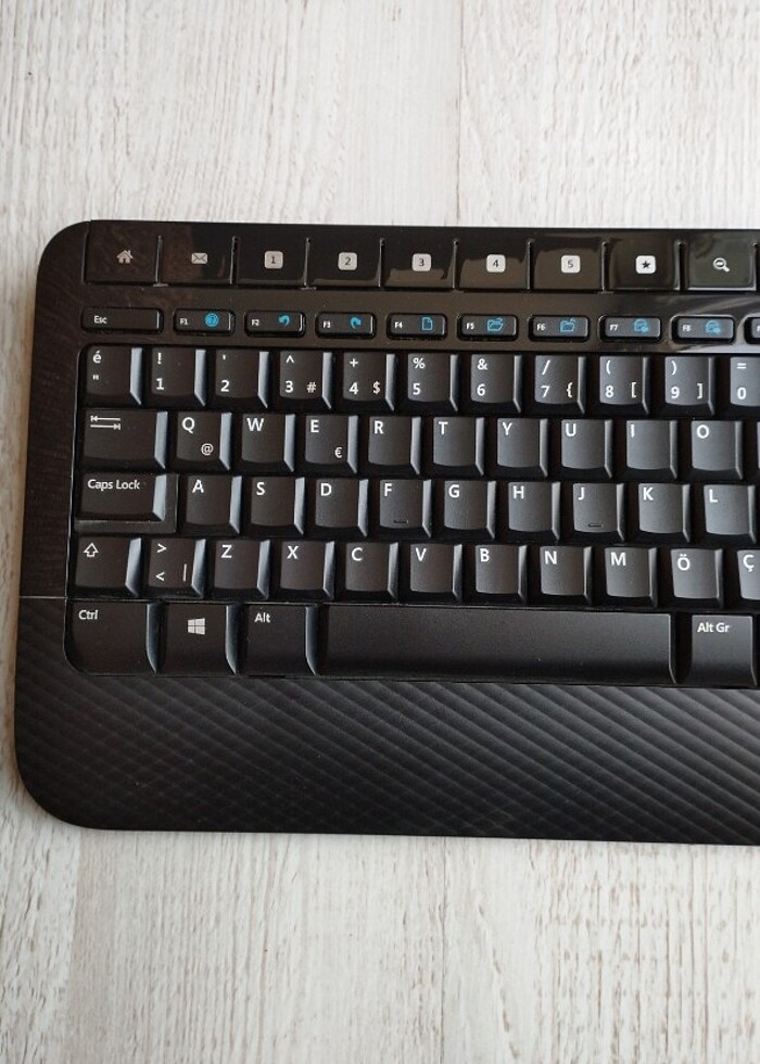 Microsoft wireless 2000 kablosuz klavye - Görsel 2