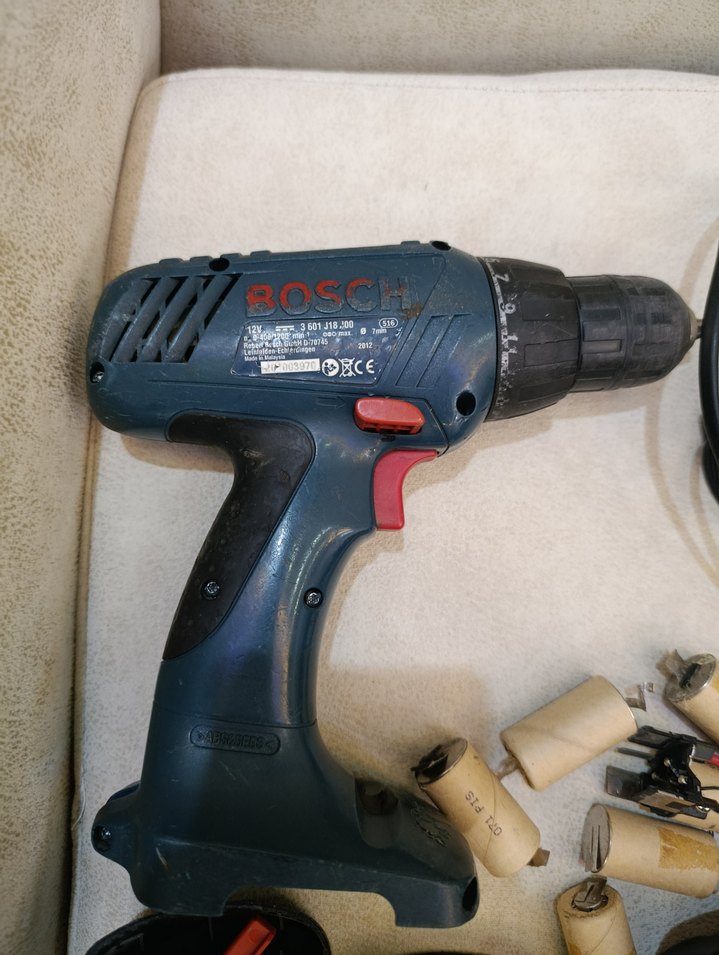 Bosch Şarjlı Matkap Seti ve Bataryalar - Görsel 2