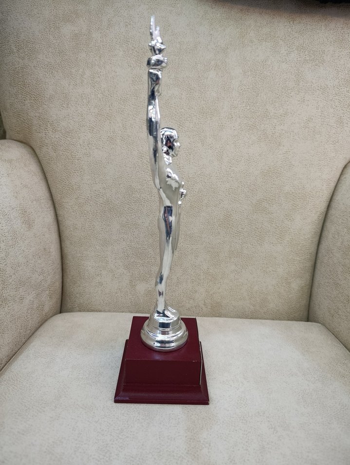 Yılın En İyi Sevgilisi Oscarı Heykel - Görsel 4