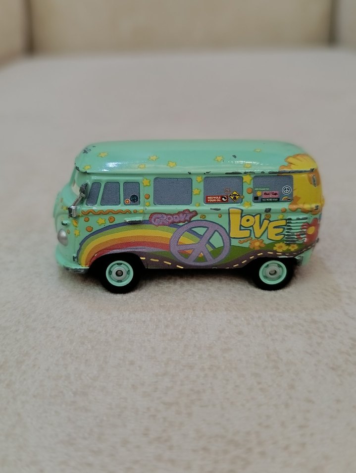 Disney Pixar Cars Metal Fillmore Araba - Görsel 2