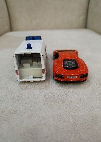 Lamborghini Aventador Ve Ambulans Oyuncak Araba - Görsel 3