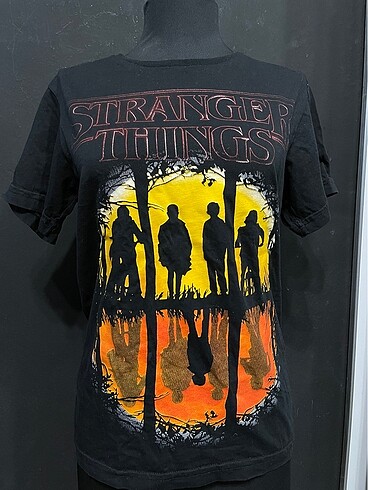 Stranger Things baskılı T-Shirt