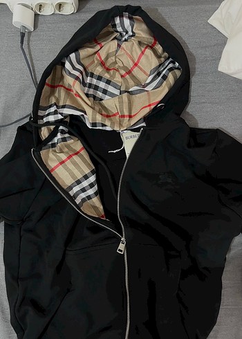 Burberry Siyah Kapusonlu Fermuarli Ceket
