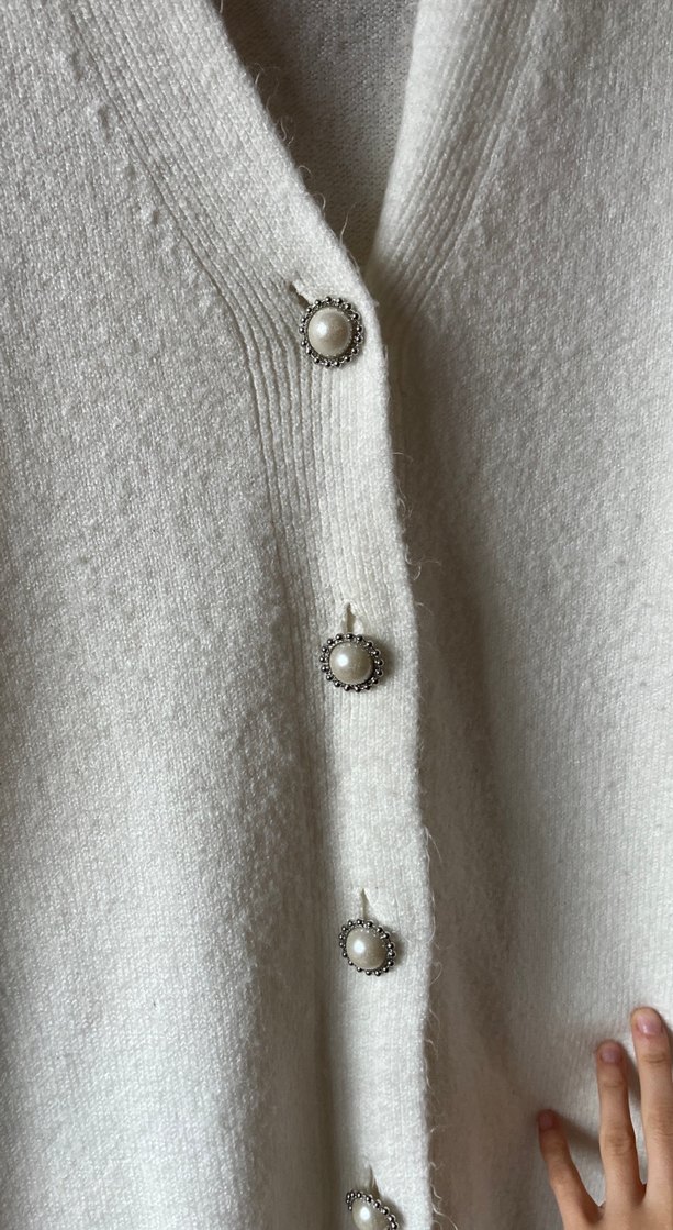 Düğmeli Beyaz Midi Kadın Hırka - Görsel 2