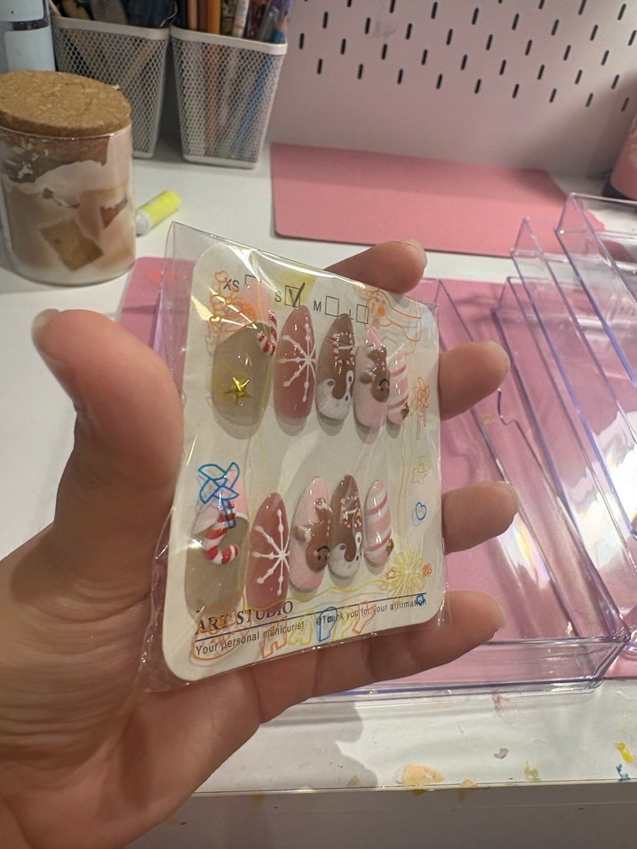 Pastel Pembe Noel Temalı Tırnak Süslemeleri - Görsel 3