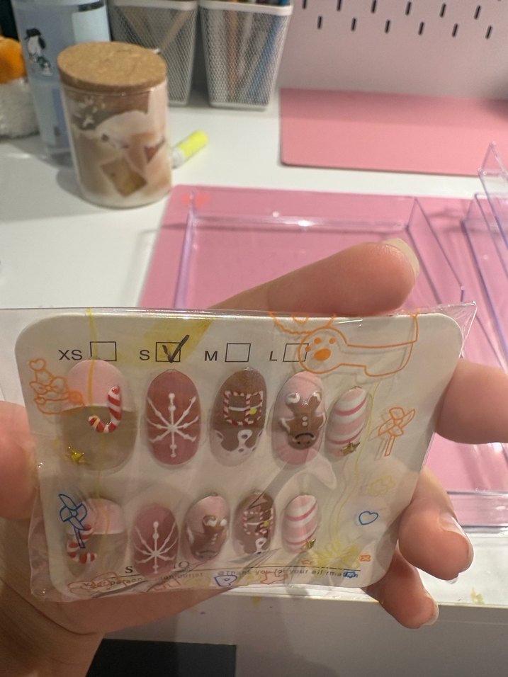 Pastel Pembe Noel Temalı Tırnak Süslemeleri - Görsel 4