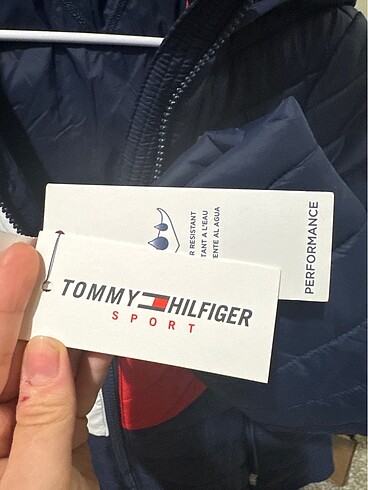 l Beden Tommy hilfiger kadın mont etiketli