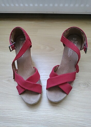 TOMS Tom's Dolgu Topuk 37