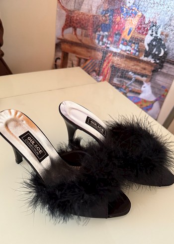 Siyah Tüylü Saten Yüksek Topuklu Kadın Terlik - Görsel 2