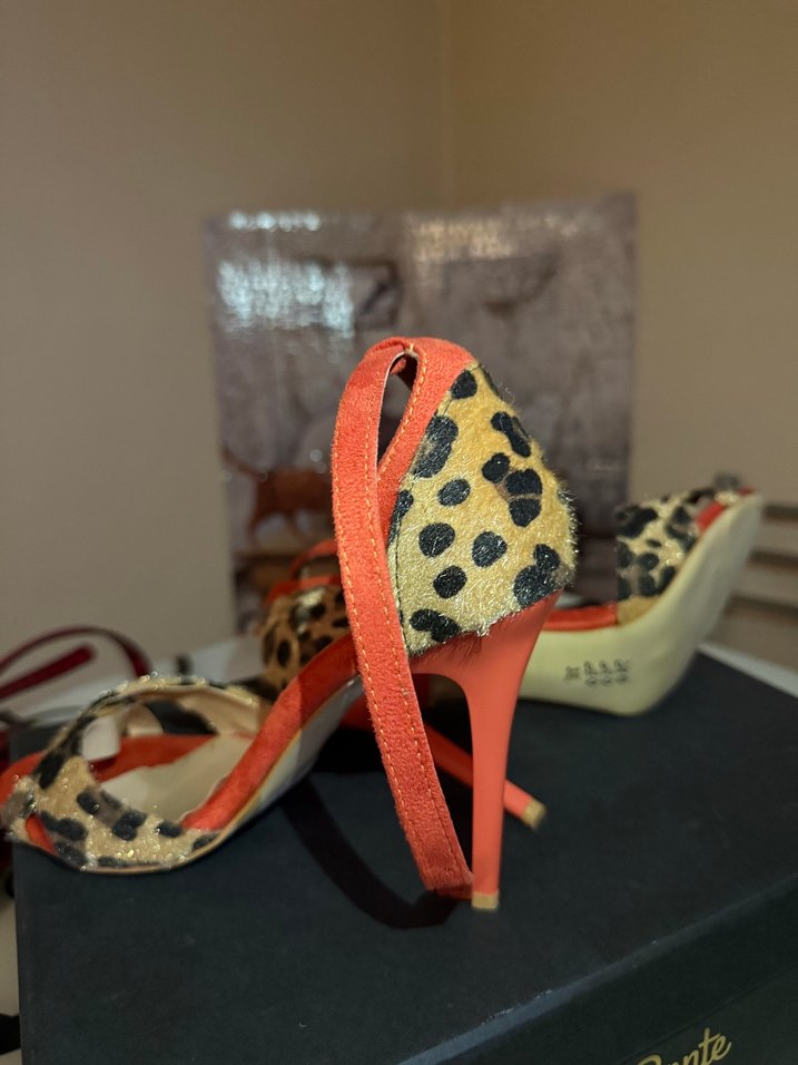 Leopar Desenli Turuncu Renkli İnce Topuklu Güzel Dokulu Ayakkabı - Görsel 2