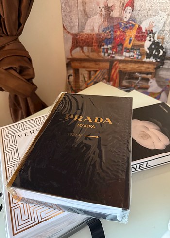 Chanel Prada Versace Hermes Koleksiyonları ve Tasarımları Kitabı - Görsel 2