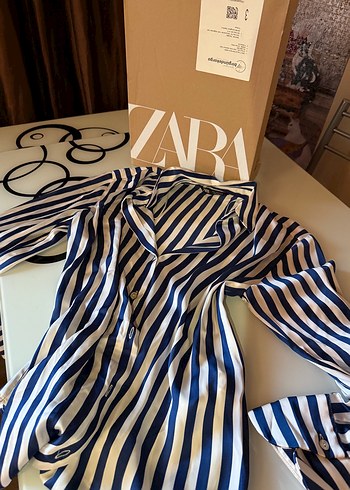 Zara Mavi Çizgili Saten Gömlek - Görsel 3