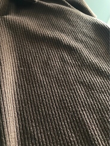 Kahverengi yakalı crop - Görsel 2