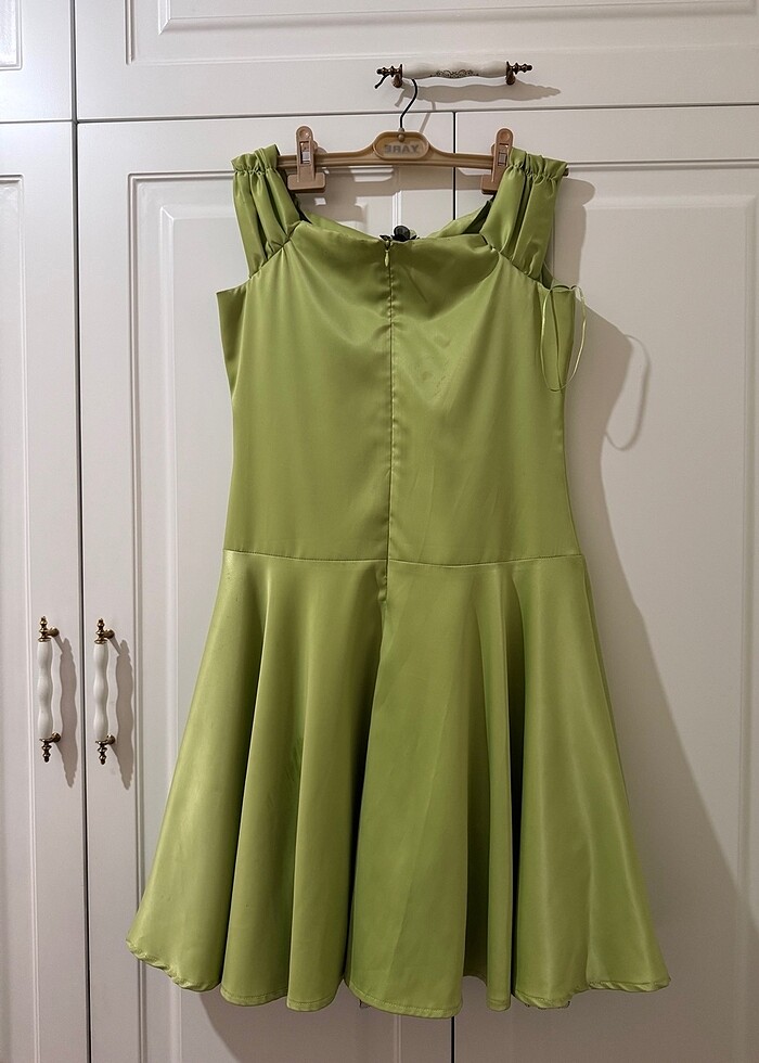 Fıstık Yeşili Elbise - Görsel 4