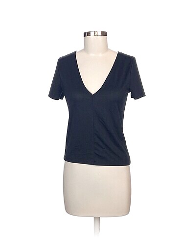Zara T-shirt %70 İndirimli.