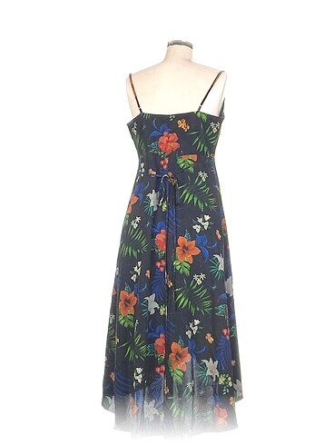 s Beden Stradivarius Kısa Elbise %70 İndirimli.